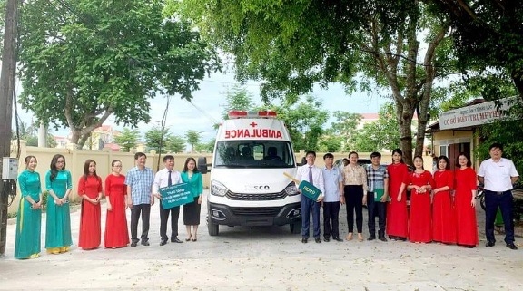 Ngân hàng BIDV tặng xe cứu thương cho Bệnh viện Đa khoa huyện Hậu Lộc