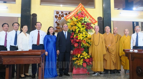 Chủ tịch nước Nguyễn Xuân Phúc chúc mừng Đại lễ Phật đản tại TP. Hồ Chí Minh