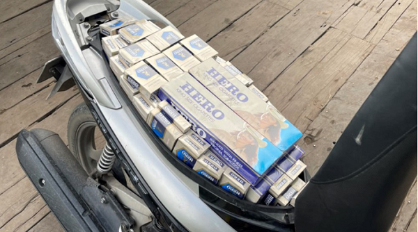 Công an An Giang phát hiện 02 xe mô tô vận chuyển thuốc lá lậu