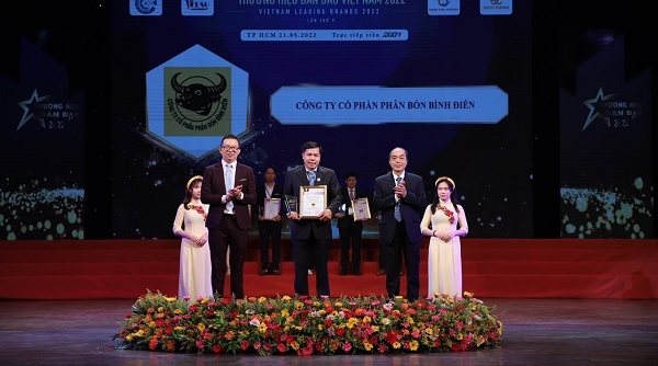 Công ty cổ phần Phân bón Bình Điền nhận giải “Thương hiệu dẫn đầu Việt Nam 2022”
