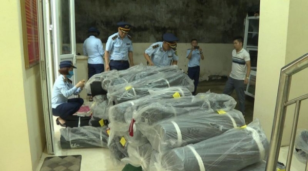 Lực lượng Quản lý thị trường Hà Giang bắt lô hàng trên 1,4 tấn vải và chỉ cuộn có dấu hiệu nhập lậu