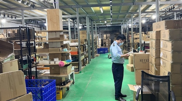 Quản lý thị trường TP. Hồ Chí Minh: Tạm giữ gần 92.000 sản phẩm mỹ phẩm không rõ nguồn gốc