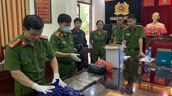 Thu giữ gần 2 tạ ma túy vận chuyển từ Lào vào Việt Nam