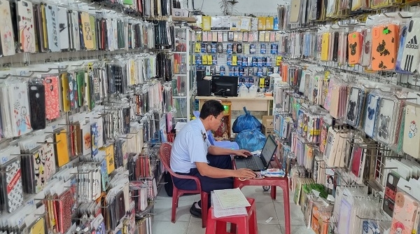 Tiếp tục phát hiện 1.200 sản phẩm phụ kiện điện thoại di động không rõ nguồn gốc tại Bình Thuận