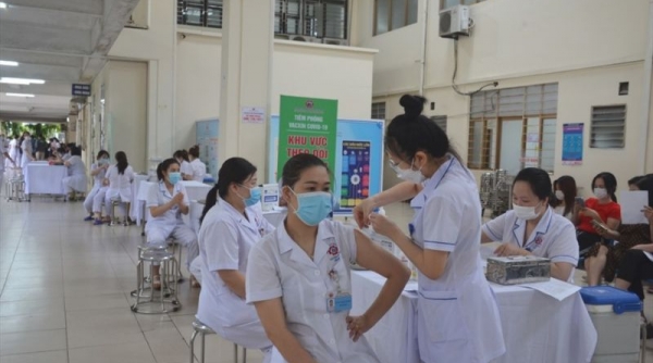 Quảng Ninh triển khai tiêm vaccine phòng Covid-19 mũi 4