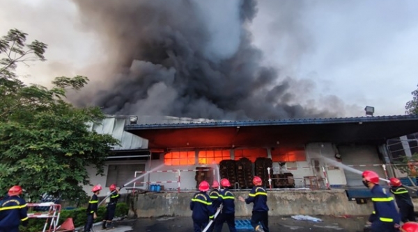 Cháy dữ dội tại Công ty may SCAVI Thừa Thiên Huế, Công an Quảng Trị chi viện dập tắt đám cháy