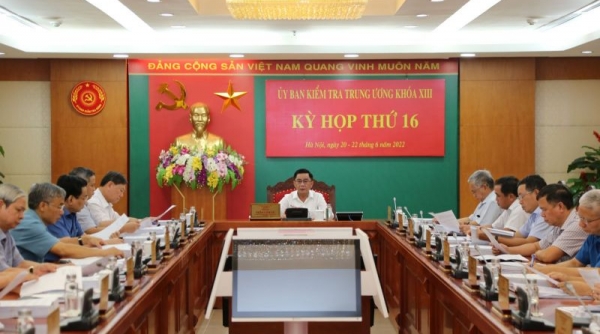 Xem xét, thi hành kỷ luật ông Nguyễn Thành Phong Phó Trưởng ban Kinh tế Trung ương