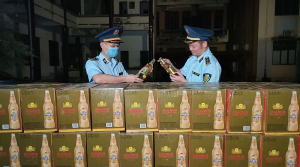 Phát hiện, ngăn chặn gần 1.000 chai bia lậu đang tập kết chờ tiêu thụ tại Hà Giang