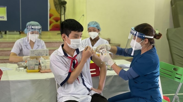 Bắc Giang lên kế hoạch tiêm vắc xin phòng Covid-19 mũi 3 cho người từ đủ 12 đến dưới 18 tuổi