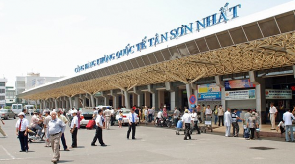 Cục Hàng không Việt Nam yêu cầu các hãng dừng dịch vụ ưu tiên làm thủ tục tại sân bay