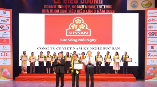 VISSAN đón nhận danh hiệu Top 10 Doanh nghiệp tiêu biểu Việt Nam năm 2022