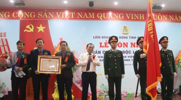 Liên đoàn Lao động tỉnh Quảng Bình đón nhận Huân chương Độc lập hạng Nhì