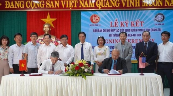 Ký kết biên bản hợp tác giữa huyện Cam Lộ với thành phố Cal-Nev-Ari