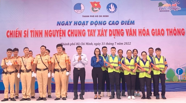 TP. Hồ Chí Minh phát động cao điểm “Chiến sĩ tình nguyện chung tay xây dựng văn hóa giao thông”