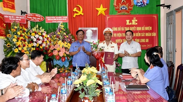 Công bố trao Quyết định bổ nhiệm Viện trưởng VKSND huyện Tân Thạnh, tỉnh Long An