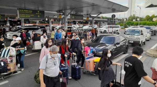 Chấn chỉnh tình trạng trật tự giao thông tại sân bay Tân Sơn Nhất