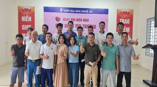 Câu lạc bộ Tennis báo chí Nghệ An hưởng ứng “Ngày hội hiến máu – giọt hồng yêu thương”