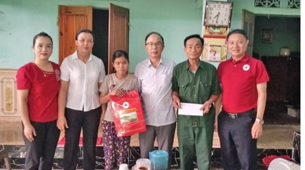 Thanh Hoá tặng hơn 10.000 suất quà cho nạn nhân chất độc da cam/dioxin