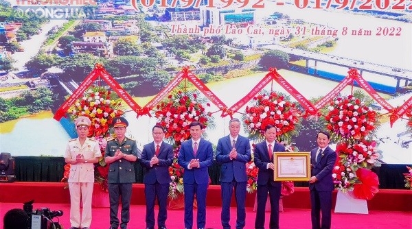 Thành phố Lào Cai kỷ niệm 30 năm Ngày tái lập thị xã tỉnh lỵ và đón nhận Huân chương Lao động hạng Nhất