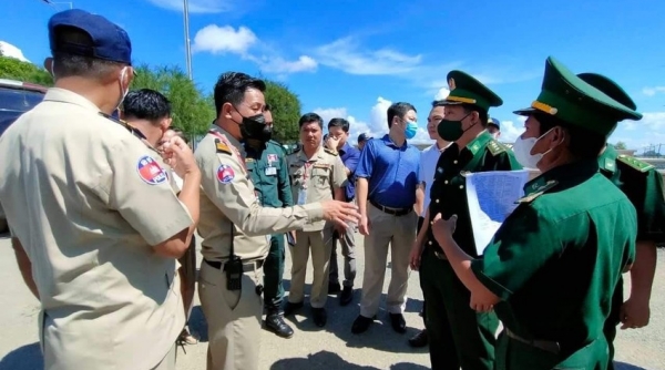 An Giang tiếp nhận 26 công dân do Campuchia trao trả