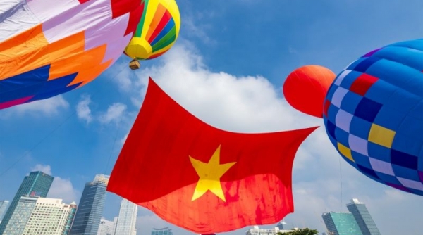 TP. Hồ Chí Minh: Khinh khí cầu kéo đại kỳ 1.800m2 mừng ngày Quốc khánh 2/9