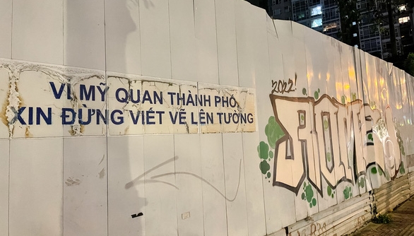 TP. Hồ Chí Minh tăng cường xử lý tình trạng vẽ bậy, phóng uế, xả rác
