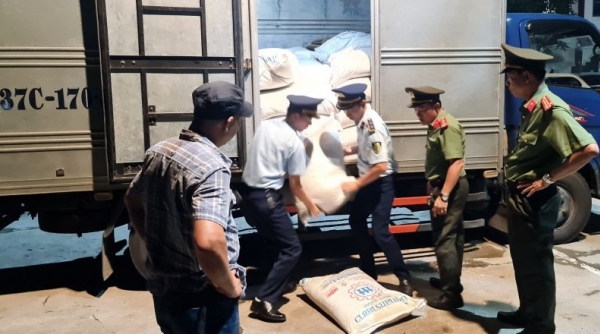 Phát hiện phương tiện vận chuyển 1,8 tấn đường cát nhập lậu tại Nghệ An