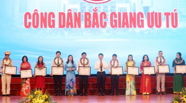 Bắc Giang tôn vinh công dân ưu tú, doanh nghiệp, doanh nhân tiêu biểu