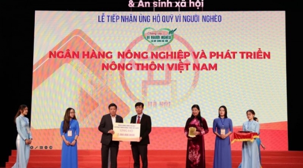 Agribank ủng hộ Quỹ “Vì người nghèo” và an sinh xã hội thành phố Hà Nội 2 tỷ đồng