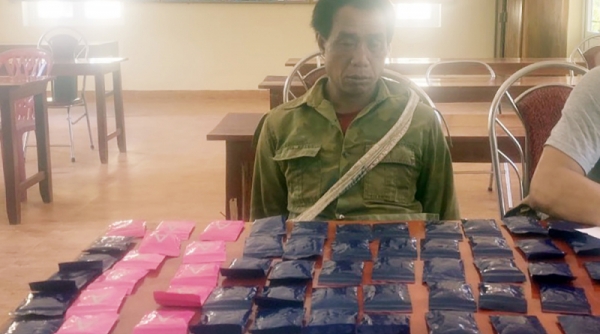 Bắt giữ đối tượng vận chuyển 12.000 viên ma túy từ Lào về Việt Nam tiêu thụ