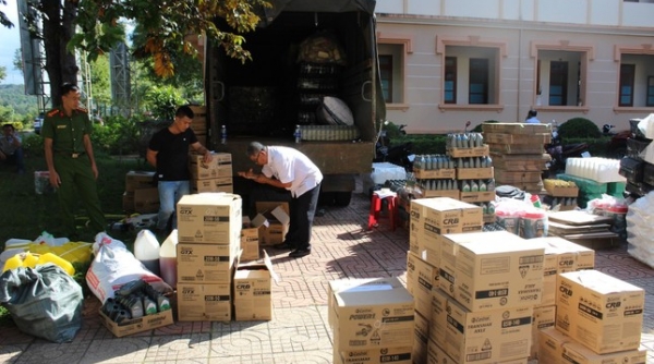 Công an tỉnh Đắk Nông phát hiện, thu giữ hàng nghìn chai nhớt giả nhãn hiệu Castrol.