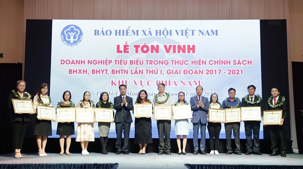 BHXH Việt Nam tôn vinh 103 doanh nghiệp tiêu biểu phía Nam trong thực hiện chính sách, pháp luật về bảo hiểm