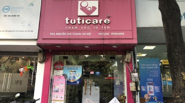 Cửa hàng TutiCare tại Hà Nội bày bán hàng hóa nước ngoài không tem nhãn phụ Tiếng Việt, cơ quan Quản lý thị trường đang tiến hành kiểm tra