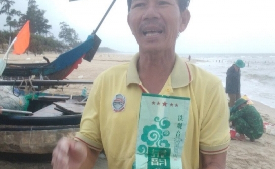 Ngư dân Quảng Trị phát hiện 07 gói ma túy trôi dạt trên biển