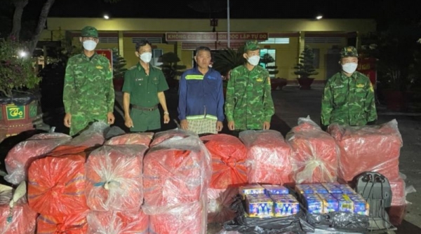 Bộ đội Biên phòng tỉnh Long An bắt giữ vụ vận chuyển trái phép 850 kg pháo nổ qua biên giới