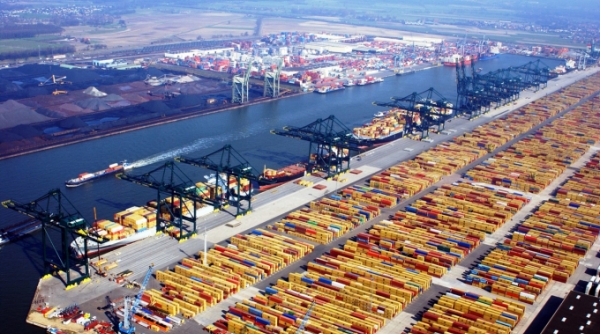 Việt Nam có tiềm năng lớn để xây dựng các tổ hợp cảng công nghiệp-dịch vụ lớn