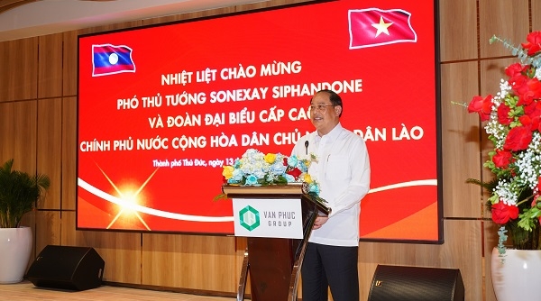 Phó Thủ tướng Lào cùng lãnh đạo UBND TP. HCM thăm và làm việc tại Van Phuc City