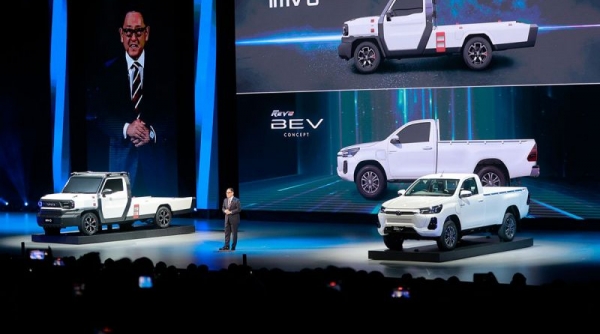Toyota ra mắt mẫu xe bán tải chạy hoàn toàn bằng điện