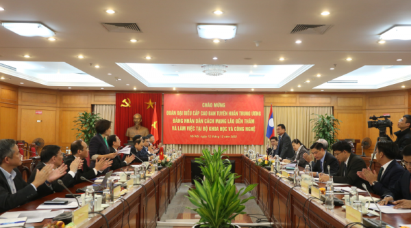 Tăng cường hợp tác khoa học và công nghệ Việt Nam - Lào