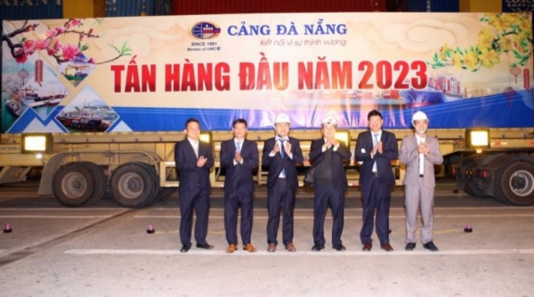 Cảng Đà Nẵng đón chuyến hàng đầu tiên của năm 2023
