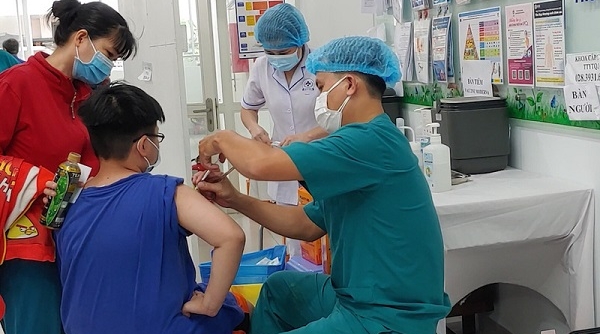 TP. Hồ Chí Minh tổ chức tiêm vaccine Covid-19 cao điểm xuyên Tết