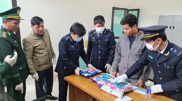 Cục Hải quan Quảng Trị chủ trì bắt 8 đối tượng nhập cảnh mang theo gần 6 kg ma túy