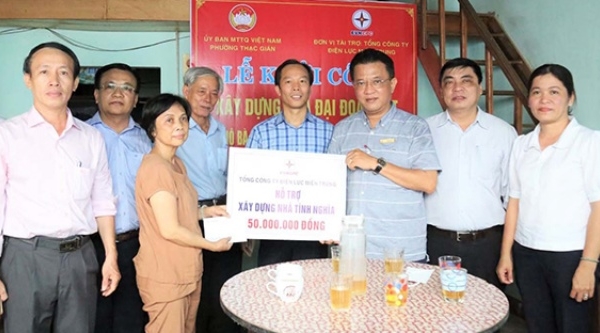 Hai doanh nghiệp tại TP. Đà Nẵng hỗ trợ các hộ nghèo đón Tết Quý Mão 2023