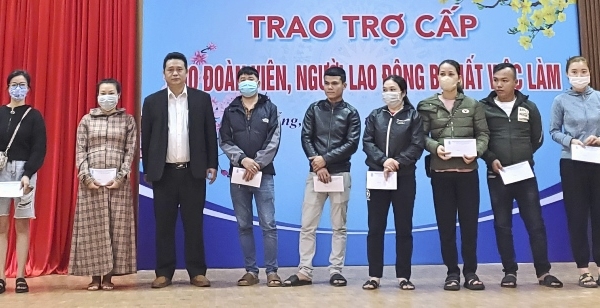 Đà Nẵng: Trao trợ cấp cho đoàn viên, người lao động bị mất việc dịp Xuân Quý Mão 2023