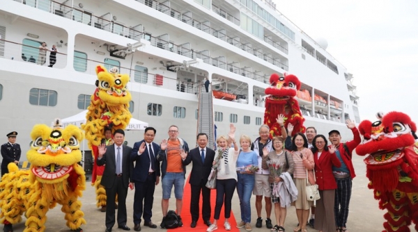 Quảng Ninh đón 500 khách du lịch quốc tế đến bằng đường biển