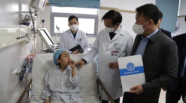 BHXH Việt Nam luôn đồng hành, đặt quyền lợi tối đa cho người tham gia bảo hiểm y tế