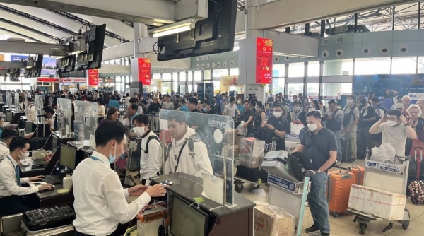 Sân bay Nội Bài đón gần 400.000 lượt hành khách dịp Tết Nguyên đán