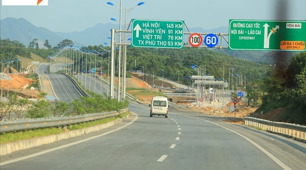 Doanh thu thu phí tuyến cao tốc Nội Bài - Lào Cai tăng 30-35%