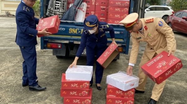 Tạm giữ 1,2 tấn quả lựu tươi có dấu hiệu nhập lậu tại Quảng Ninh
