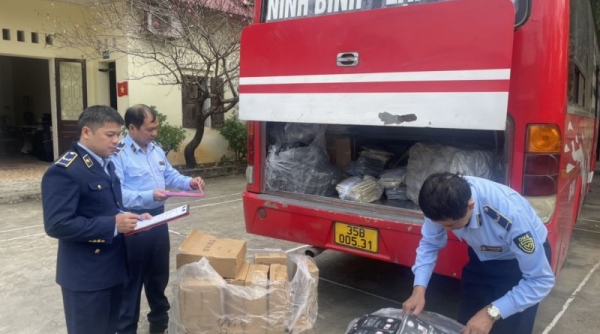 Phát hiện số lượng lớn sản phẩm nhập lậu trên xe khách tuyến Lạng Sơn - Ninh Bình
